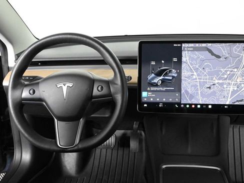 Used 2023 Tesla Model 3 Standard Range RWD image 3