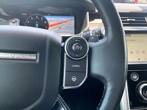 Used 2018 Land Rover Discovery HSE AWD/4WD image 22