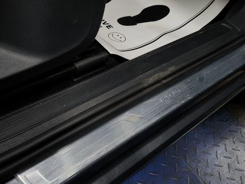 Used 2022 Volkswagen Taos SE w/ IQ.Drive SE Package image 15