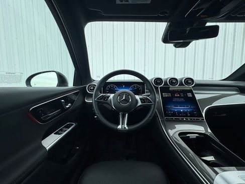 Used 2025 Mercedes-Benz GLC 300 image 19