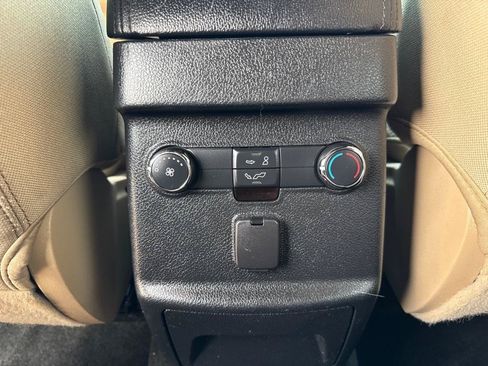 Used 2016 Ford Explorer XLT w/ Equipment Group 201A AWD/4WD image 29