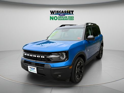 Used 2025 Ford Bronco Sport Outer Banks AWD/4WD image 16
