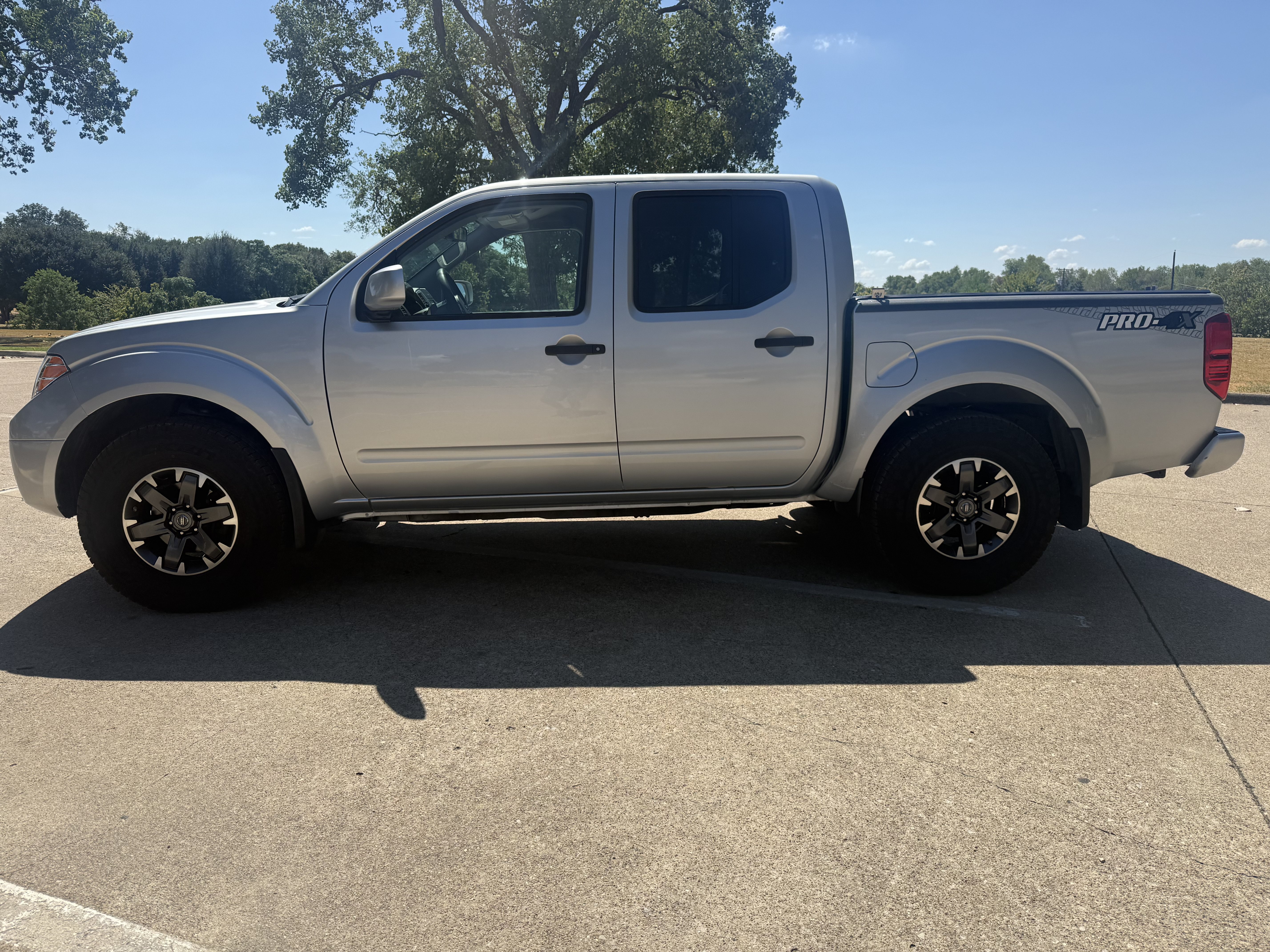 Used 2018 Nissan Frontier PRO-4X AWD/4WD image 8