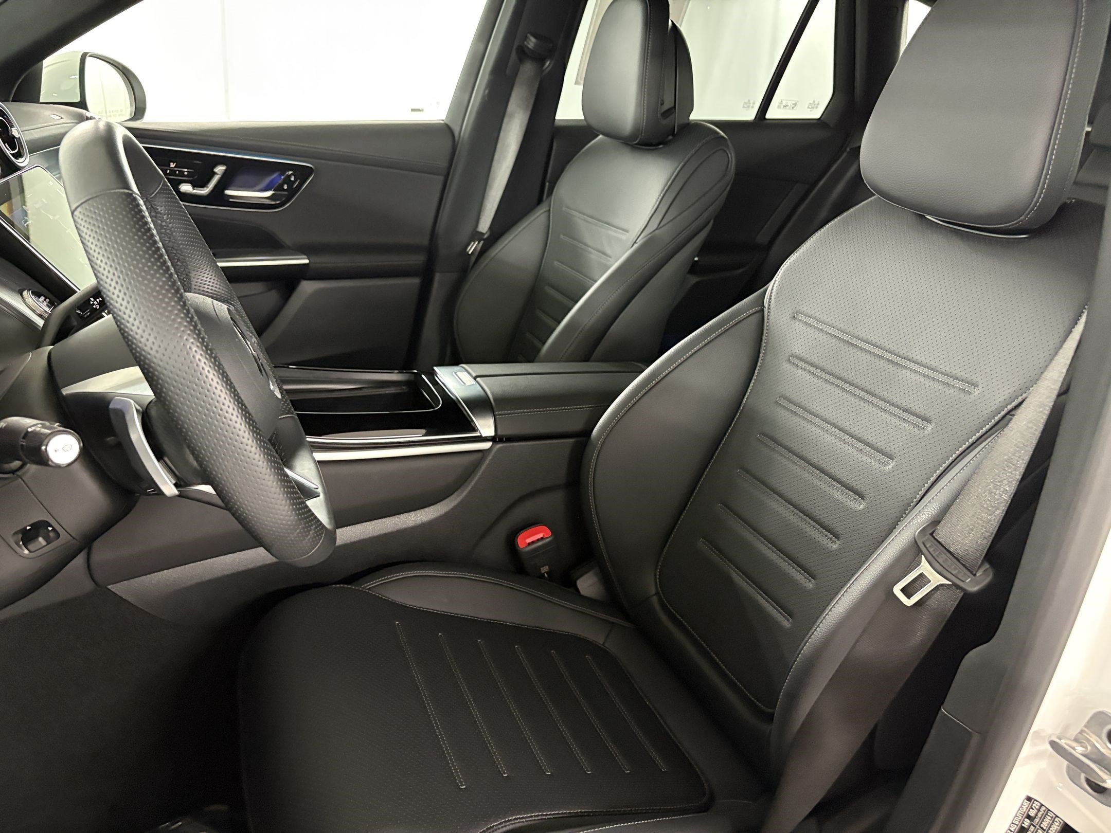 Certified 2025 Mercedes-Benz GLC 350e 4MATIC image 5