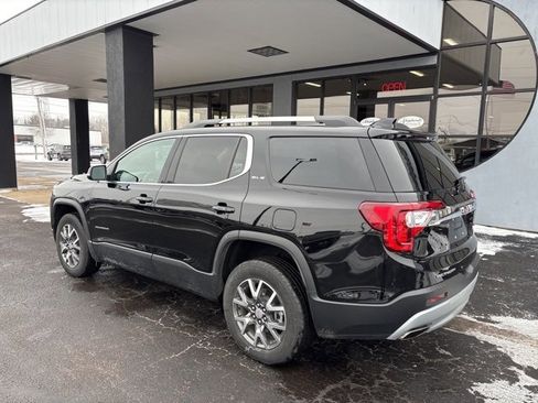 Used 2023 GMC Acadia SLE w/ Driver Convenience Package image 5