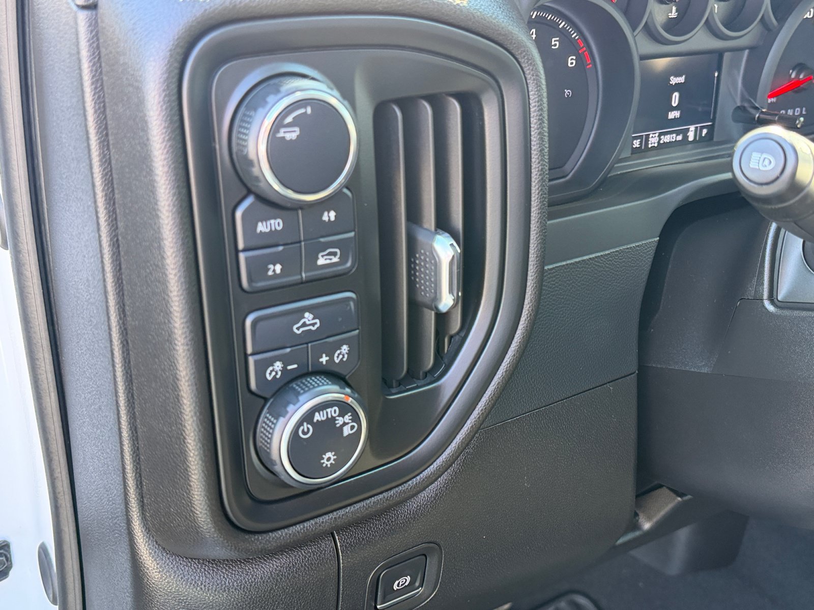 Used 2024 Chevrolet Silverado 1500 Custom AWD/4WD image 15