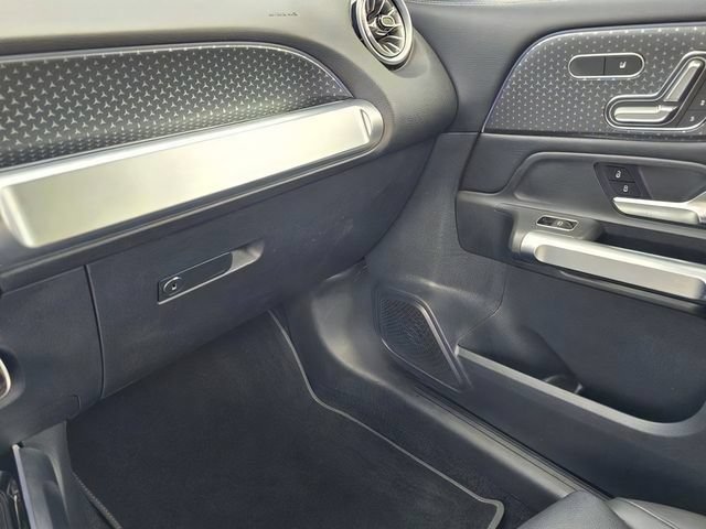 Used 2024 Mercedes-Benz GLB 250 image 28