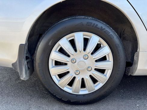 Used 2012 Toyota Corolla L FWD image 30