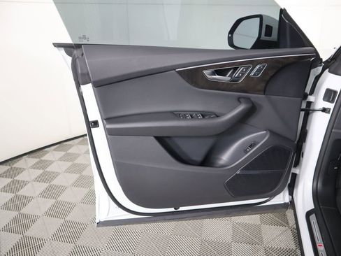 Used 2022 Audi Q8 Premium Plus image 24