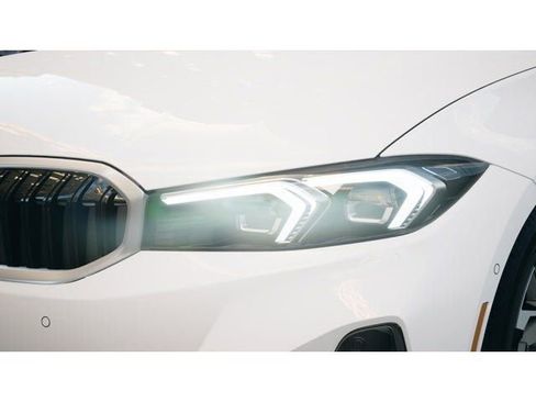 Used 2025 BMW 330i xDrive Sedan w/ Convenience Package image 6