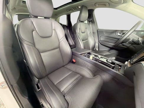 Certified 2023 Volvo XC60 B5 Ultimate AWD/4WD image 28