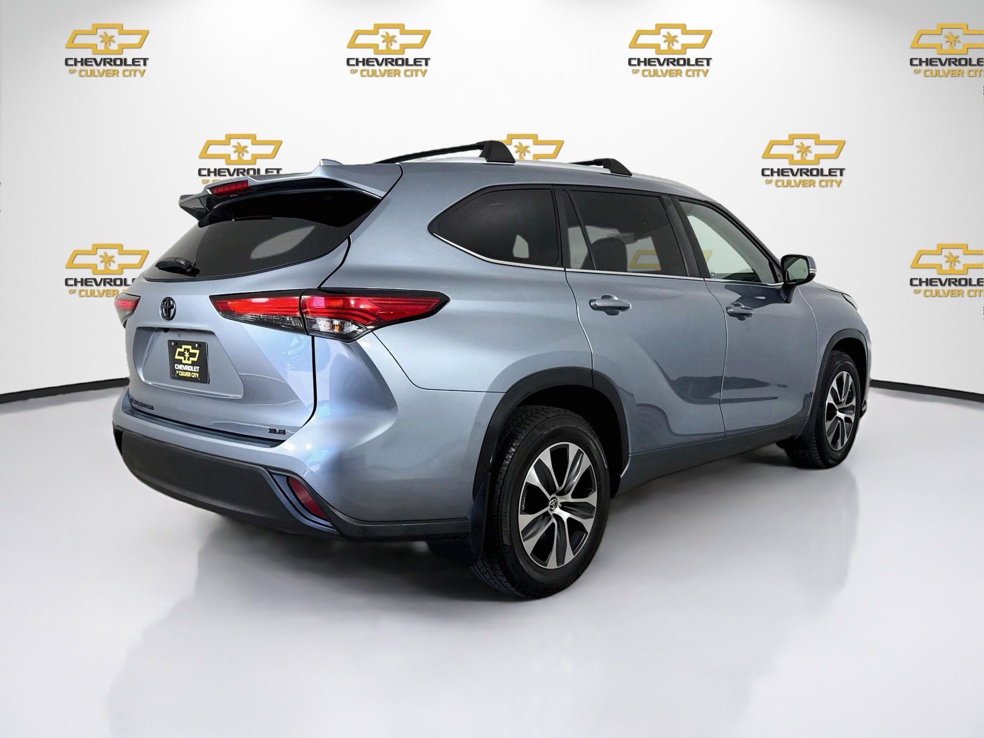 Used 2023 Toyota Highlander XLE FWD image 8