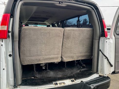 Used 2019 Chevrolet Express 3500 LS image 16