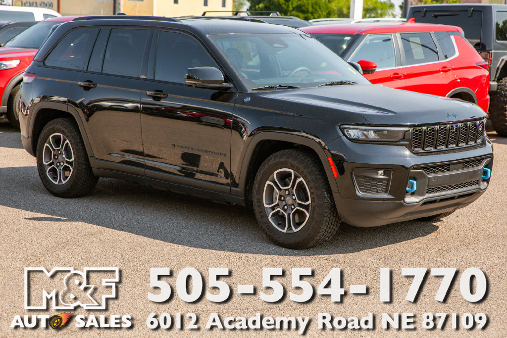 Used 2023 Jeep Grand Cherokee Trailhawk w/ Advanced Protech Group II AWD/4WD image 1