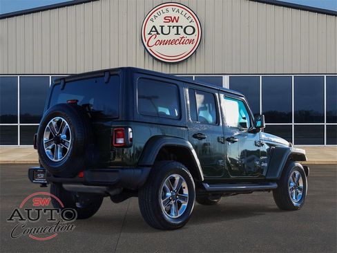 Used 2022 Jeep Wrangler Unlimited Sahara image 7