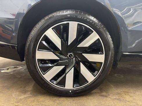 Certified 2025 Volvo EX90 Ultra AWD/4WD image 36