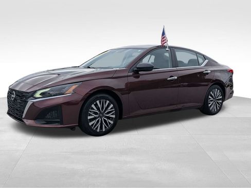 Used 2025 Nissan Altima 2.5 SV FWD image 7