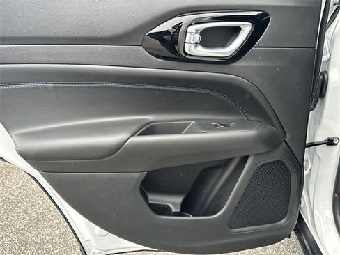 New 2026 Jeep Compass Latitude image 19