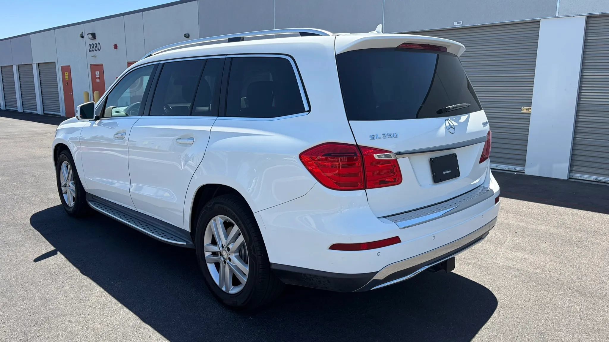 Used 2015 Mercedes-Benz GL 320 BlueTEC 4MATIC w/ Premium I Package image 3