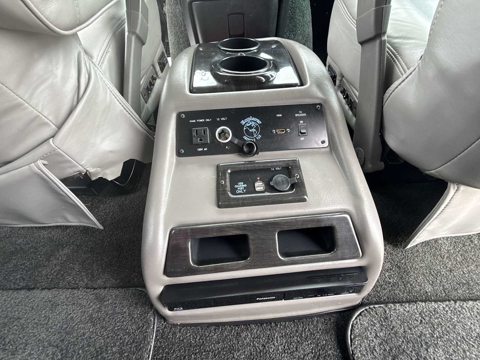 Used 2015 Chevrolet Express 2500 RWD image 20