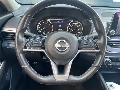 Used 2024 Nissan Altima 2.5 SR FWD image 16