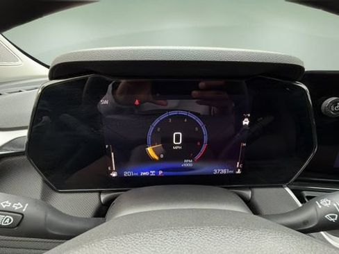 Used 2025 Chevrolet TrailBlazer LT AWD/4WD image 15