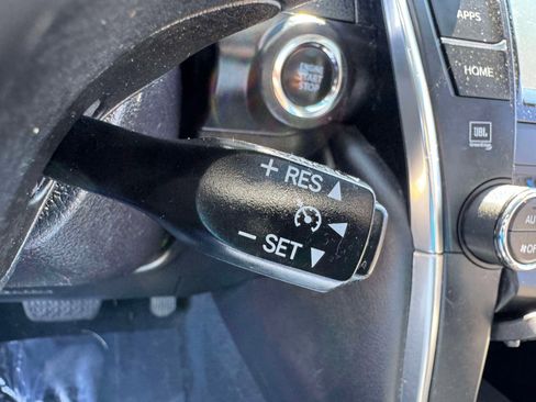 Used 2017 Toyota Camry XSE FWD image 30