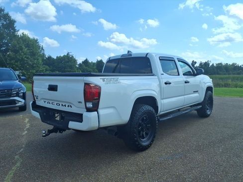 Used 2023 Toyota Tacoma SR AWD/4WD image 5