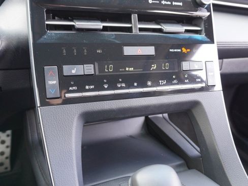 Used 2019 Toyota Avalon XSE image 17