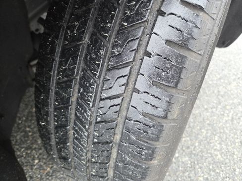 Used 2024 Ford Edge SEL image 13