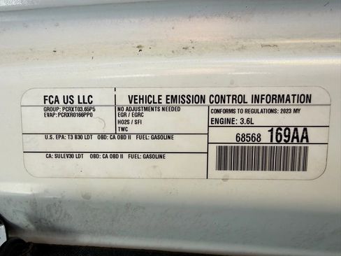 Used 2023 Jeep Gladiator Overland image 32