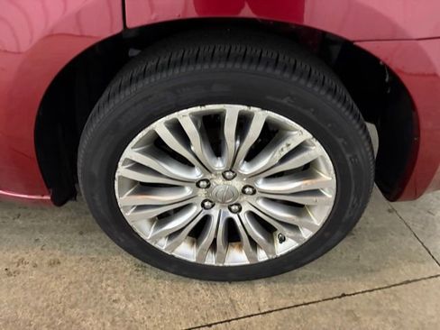 Used 2012 Chrysler 200 Limited w/ Sun/Sound Group image 9