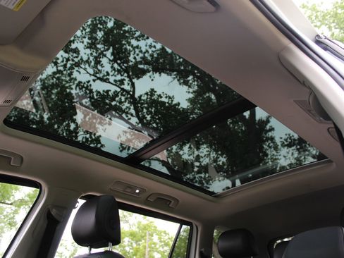 Used 2019 Volkswagen Tiguan SE w/ Panoramic Sunroof Package AWD/4WD image 22