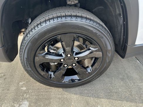 New 2026 Jeep Grand Cherokee Limited w/ Limited Altitude Package image 8