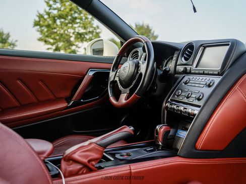 Used 2016 Nissan GT-R Premium AWD/4WD image 28