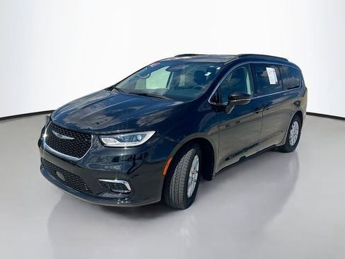 Used 2022 Chrysler Pacifica Touring-L FWD image 4
