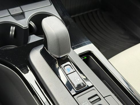 Used 2026 Toyota Prius XLE image 19