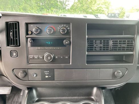 Used 2014 GMC Savana 2500 image 18