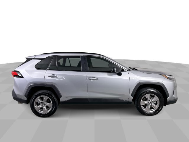 Used 2024 Toyota RAV4 LE AWD/4WD image 9