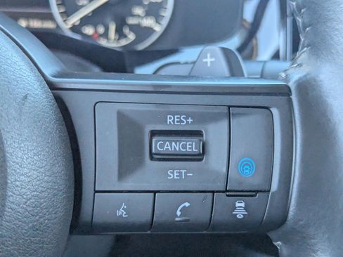 Used 2024 Nissan Pathfinder SV w/ SV Premium Package image 28