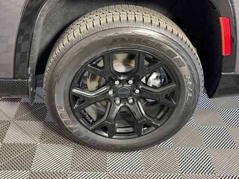 New 2025 Jeep Wagoneer L Series II image 32