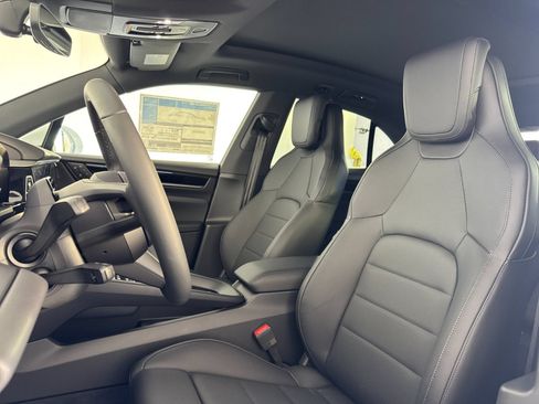 Certified 2026 Porsche Macan 4 Electric AWD/4WD image 5