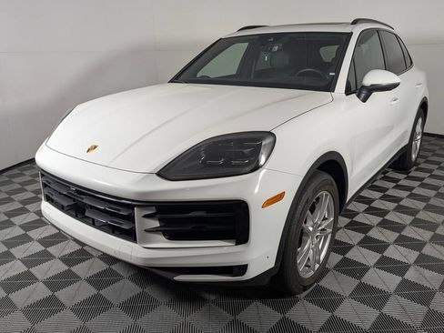 Certified 2024 Porsche Cayenne AWD/4WD image 1