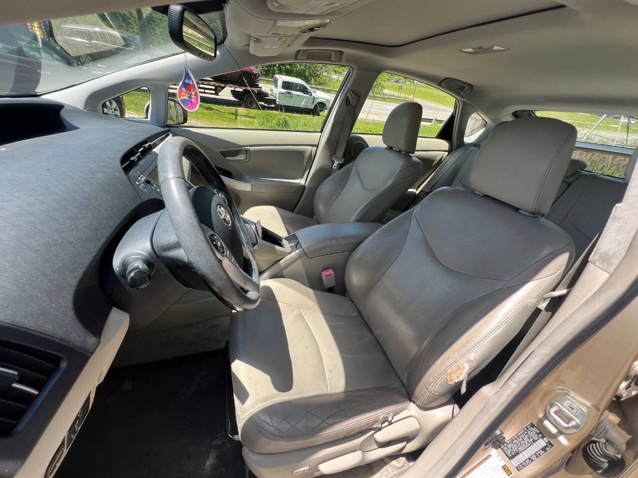 Used 2011 Toyota Prius Four w/ Solar Roof Pkg FWD image 11