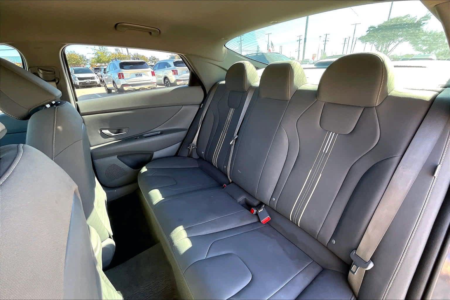 Used 2025 Hyundai Elantra Sport FWD image 27