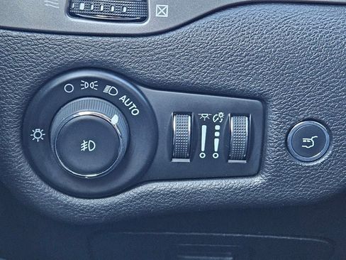 Used 2021 Jeep Cherokee Limited image 20