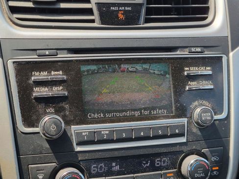 Used 2016 Nissan Altima 2.5 SV FWD image 11