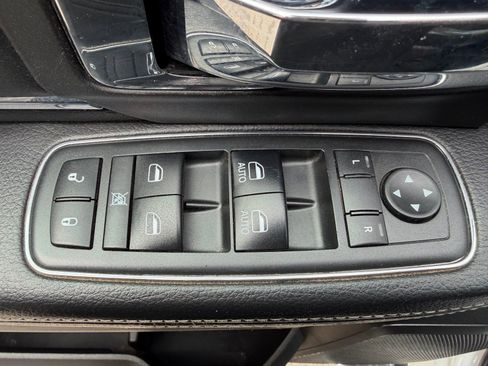 Used 2018 RAM 1500 Laramie image 15