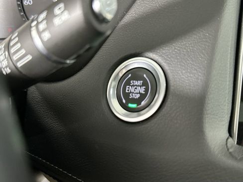 Certified 2023 Cadillac XT4 Luxury w/ Cold Weather Package image 20