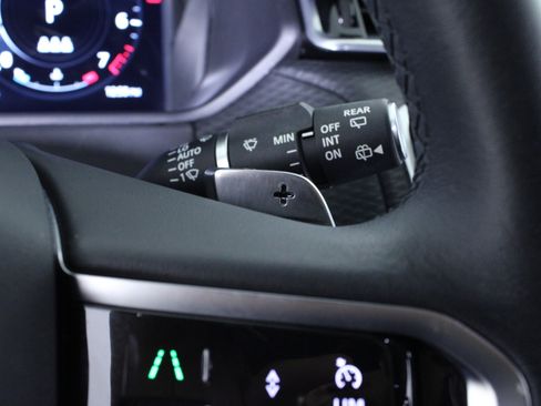 Used 2023 Land Rover Range Rover Velar R-Dynamic S image 23